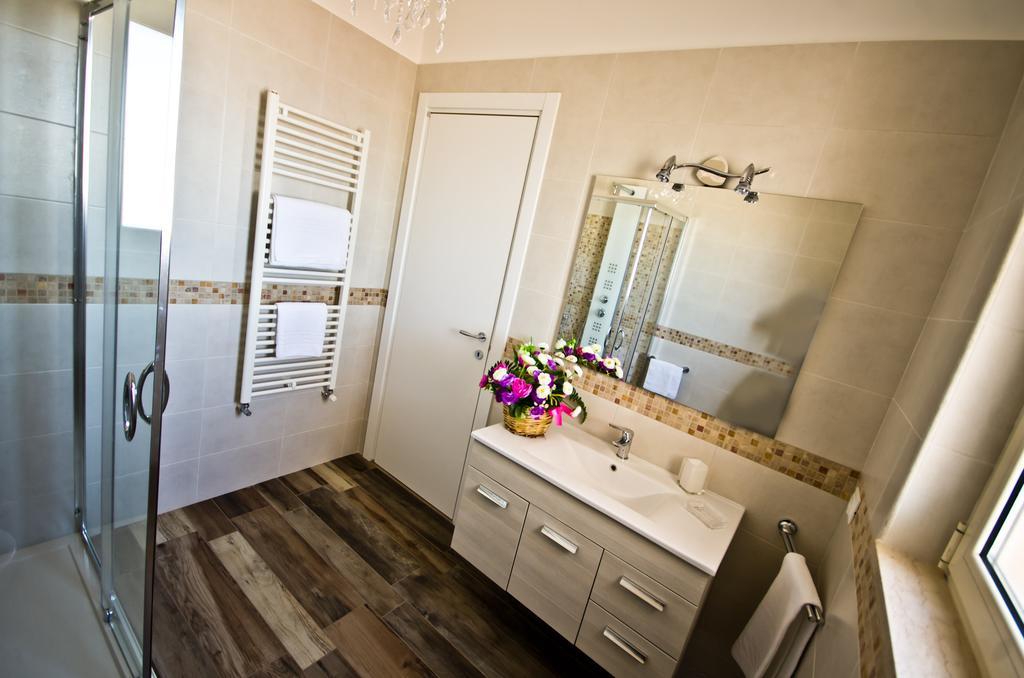 Vistamare House Hotel Монополи Стая снимка